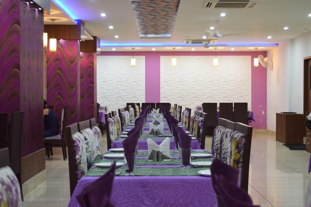 HEERALAL HOTEL 14/22