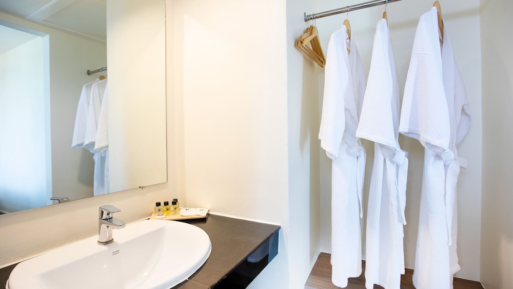 B2 Mae Sot Boutique & Budget Hotel 26/28