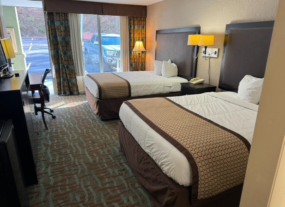 OYO Hotel Harriman near I-40 20/48