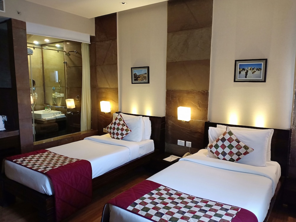 Deluxe, Twin Beds, Smoking
