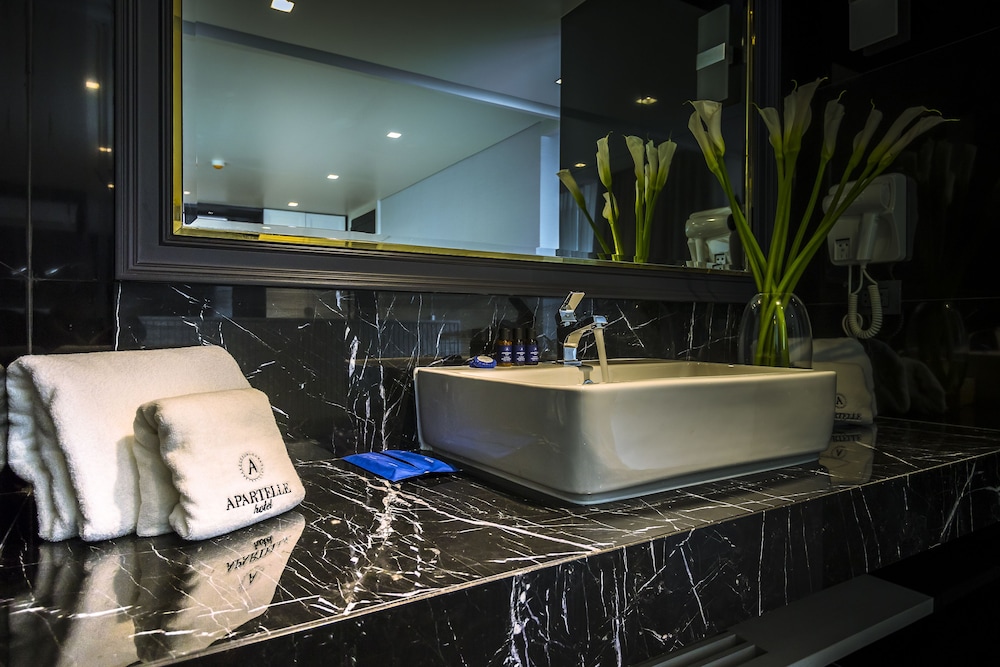 Apartelle Jatujak Hotel 61/63