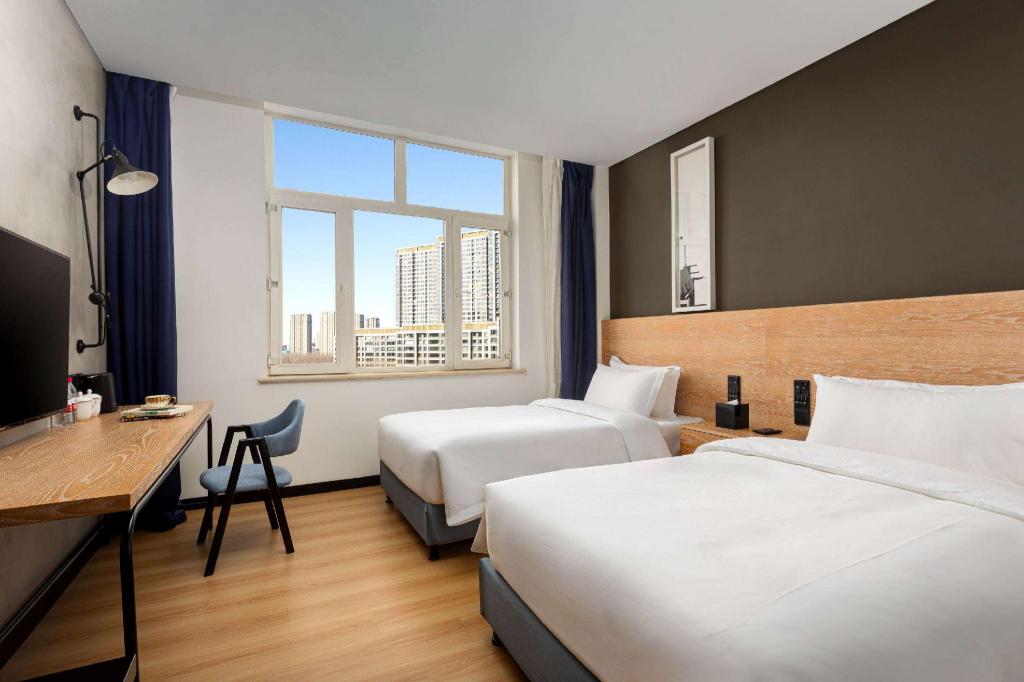 Luxury, Family, 1 Queen and 1 Single Bed