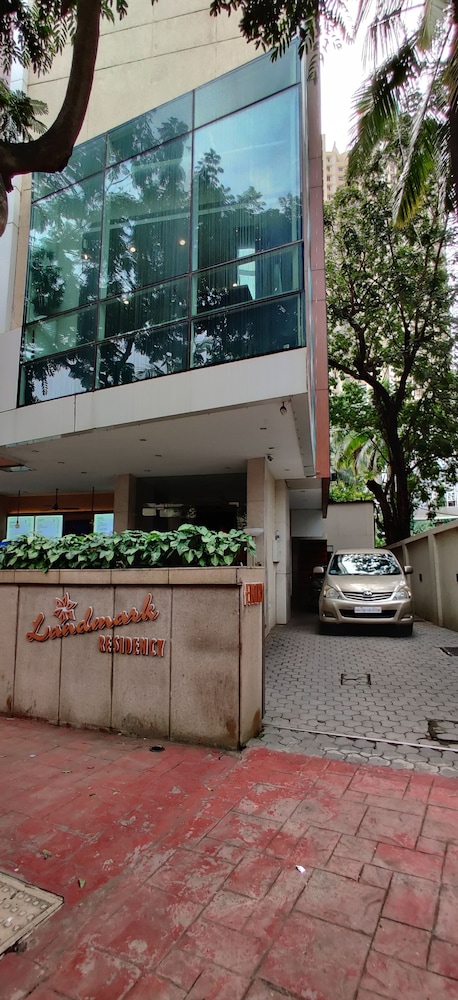 Landmark Residency 2/49