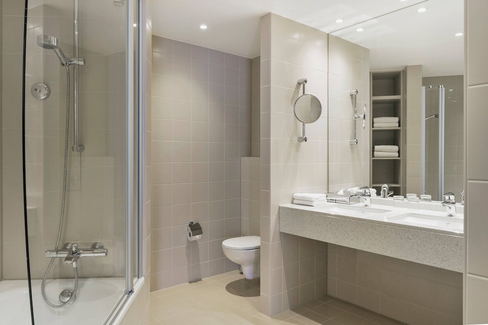 Courtyard by Marriott Basel 7/32