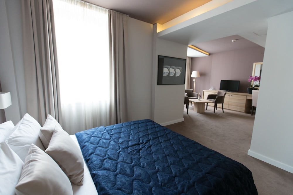 New City Hotel and Restaurant Nis 16/56