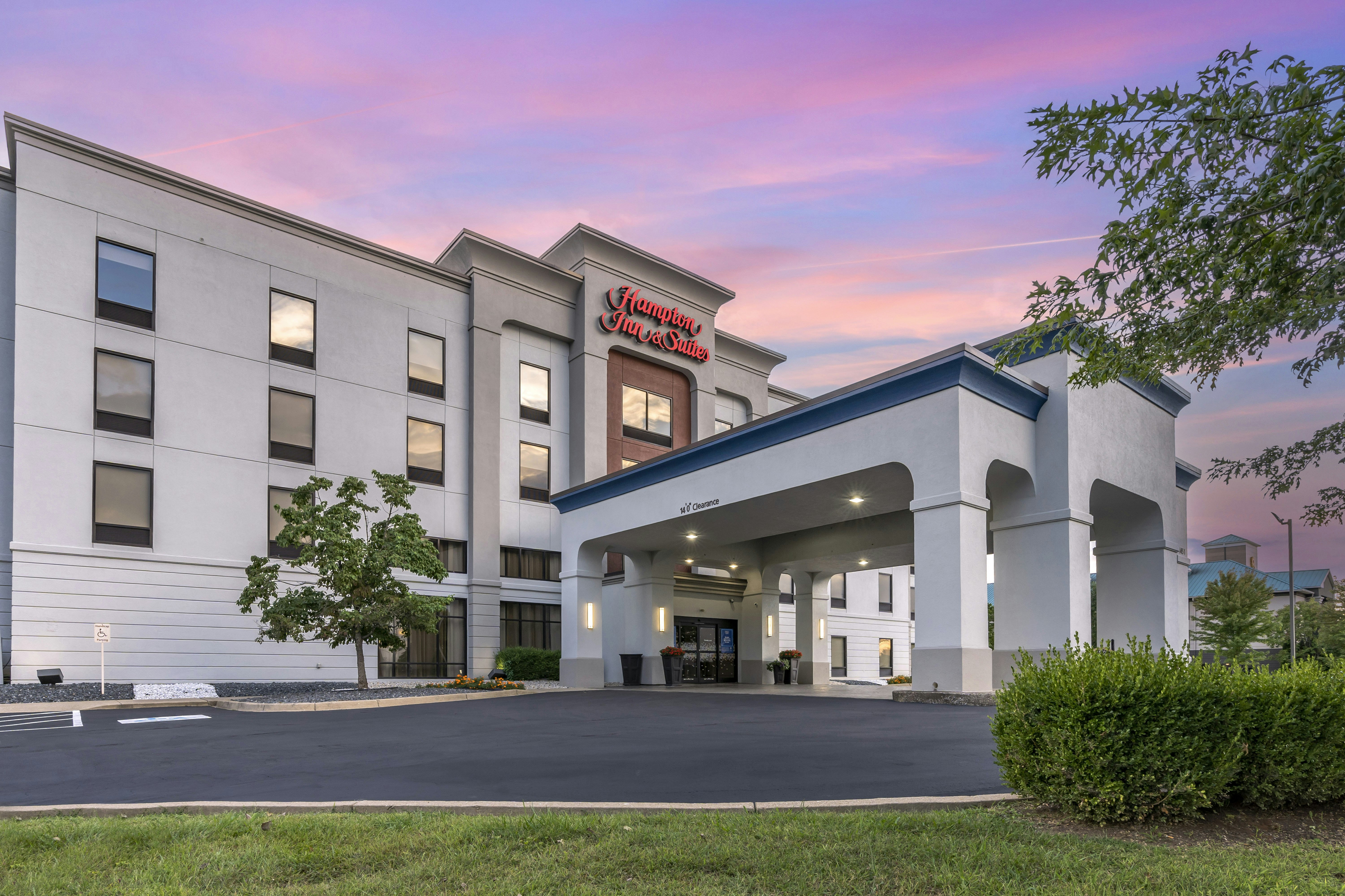 Hampton Inn Suites Louisville 46/46