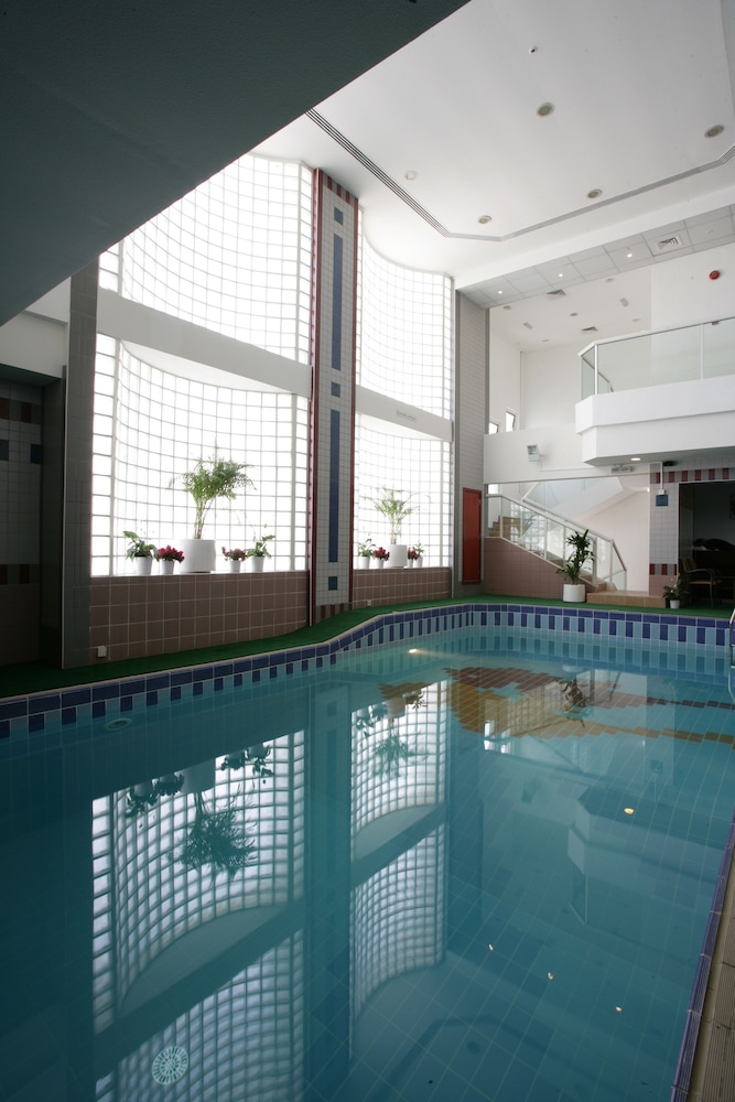 swimming pool spa