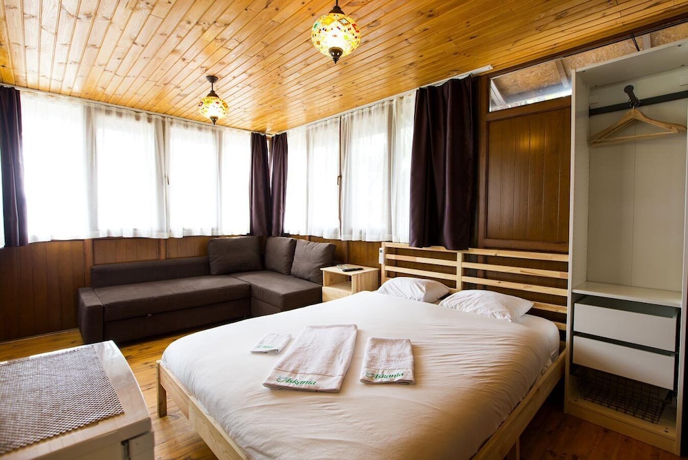 Iznik Askania Otel 9/50