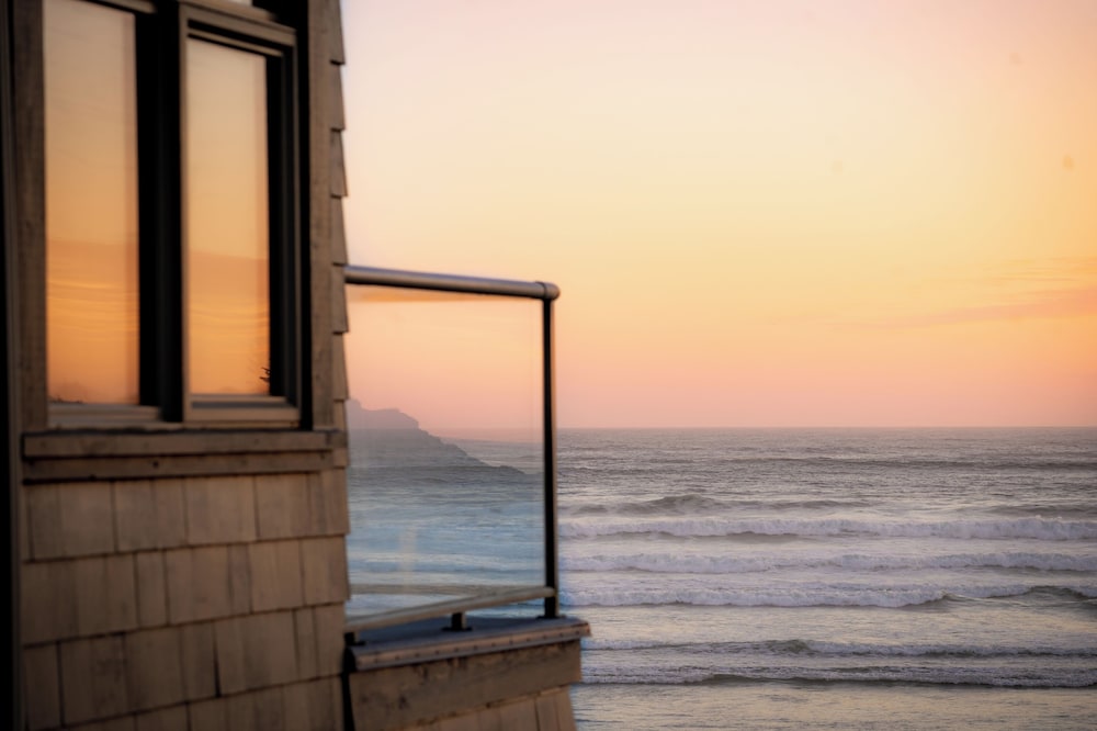 Long Beach Lodge Resort 65/72