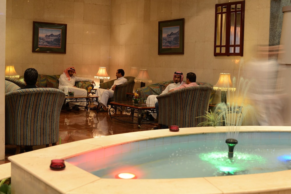 Boudl Al Olaya 24/49