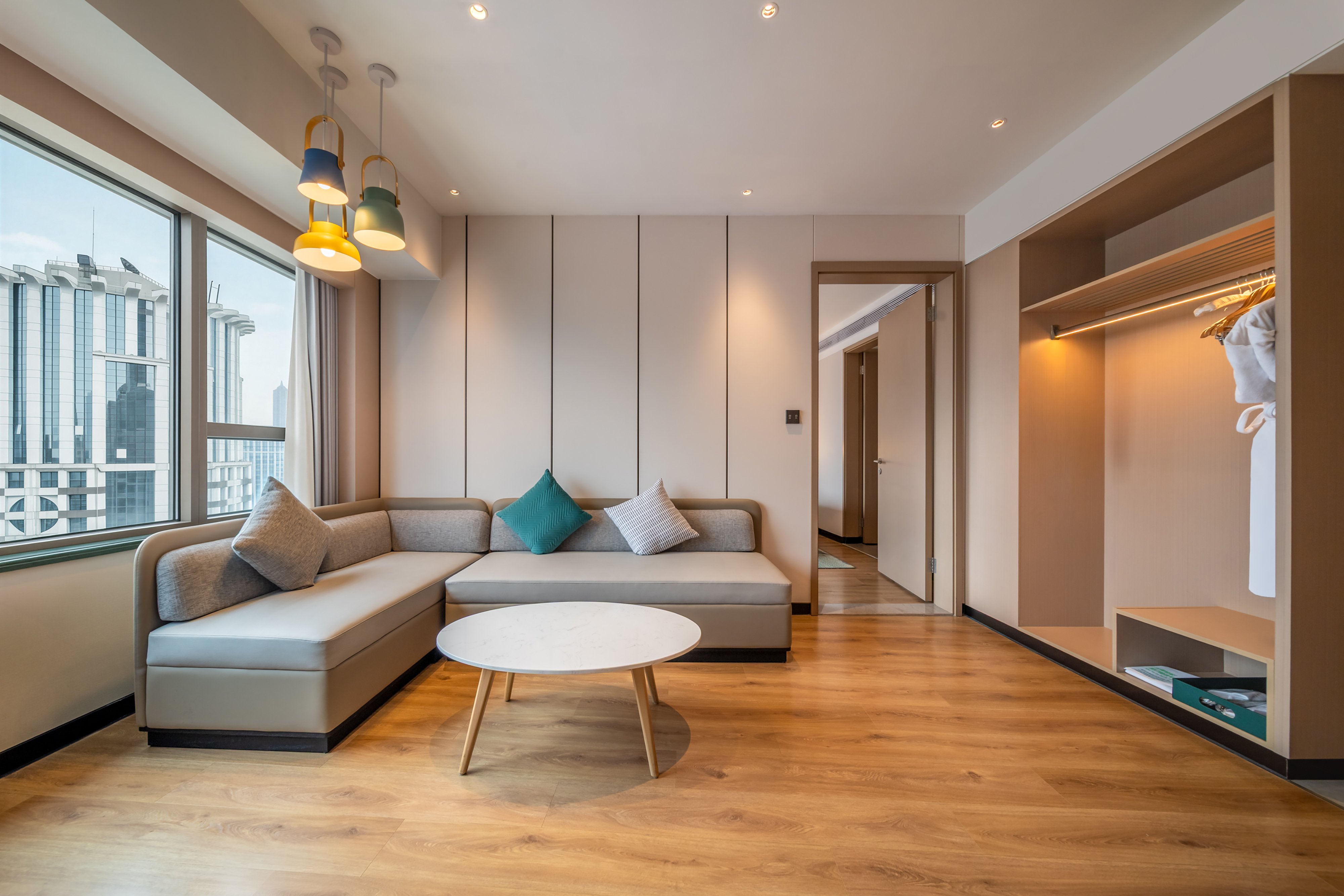 Holiday Inn Shanghai Nanjing Road 46/75