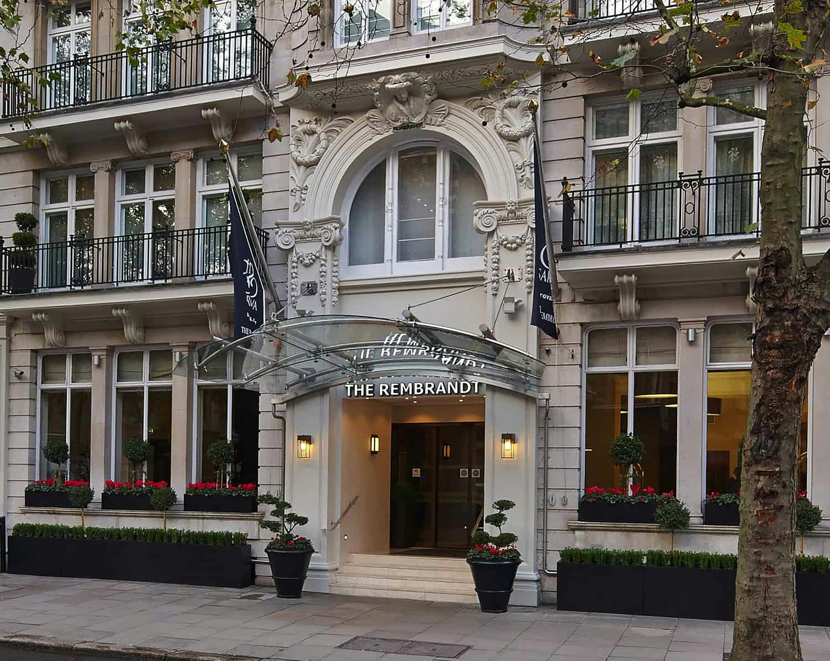 Rembrandt Hotel 2/82