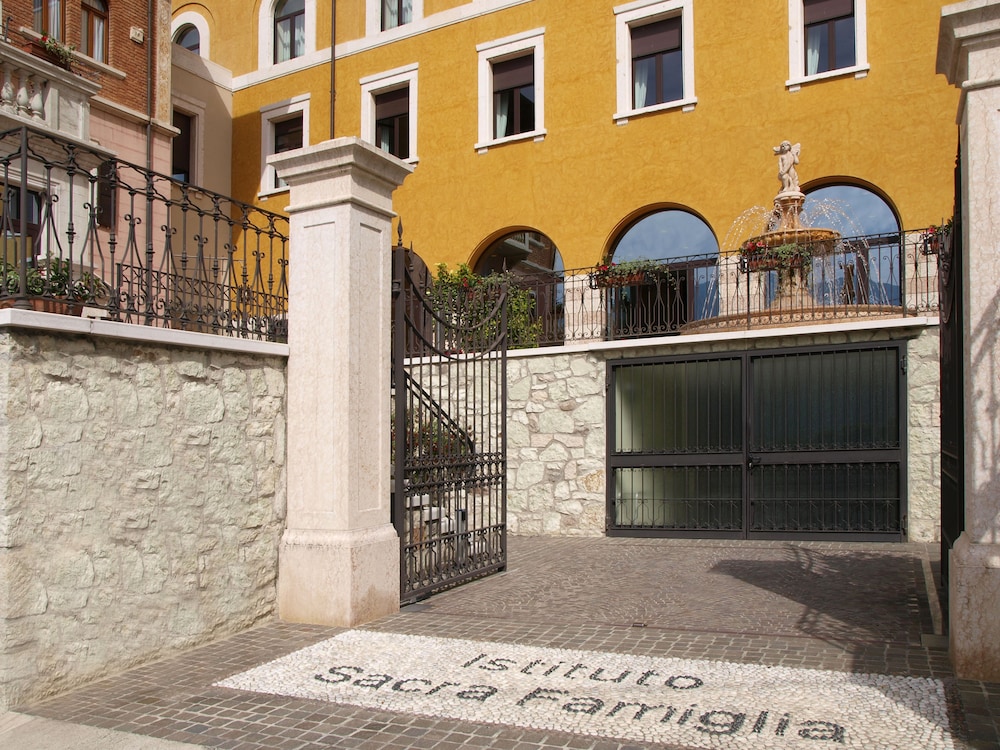Garda Family House 68/72