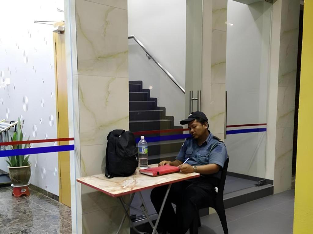 ID Hotel Yayasan 25/35