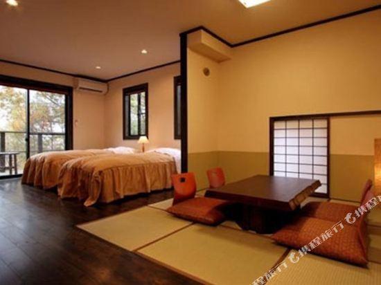 Room, Twin Beds