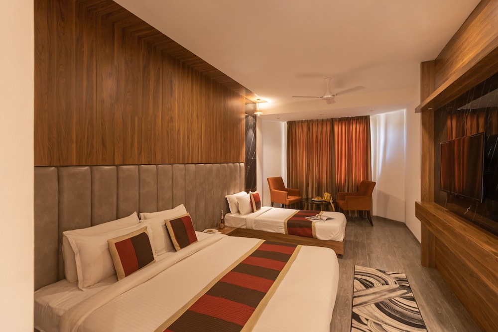 Hotel Rock Regency 17/55