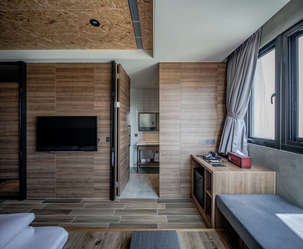 Oinn Hotel and Hostel 18/56
