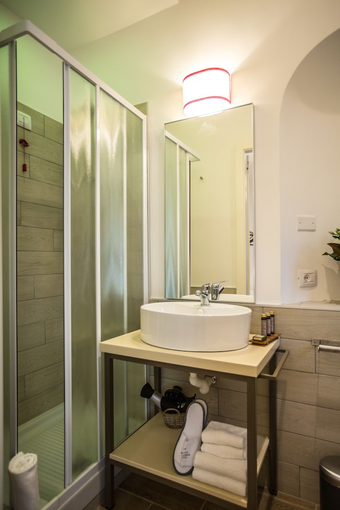 Chic Town Luxury Rooms 65/69