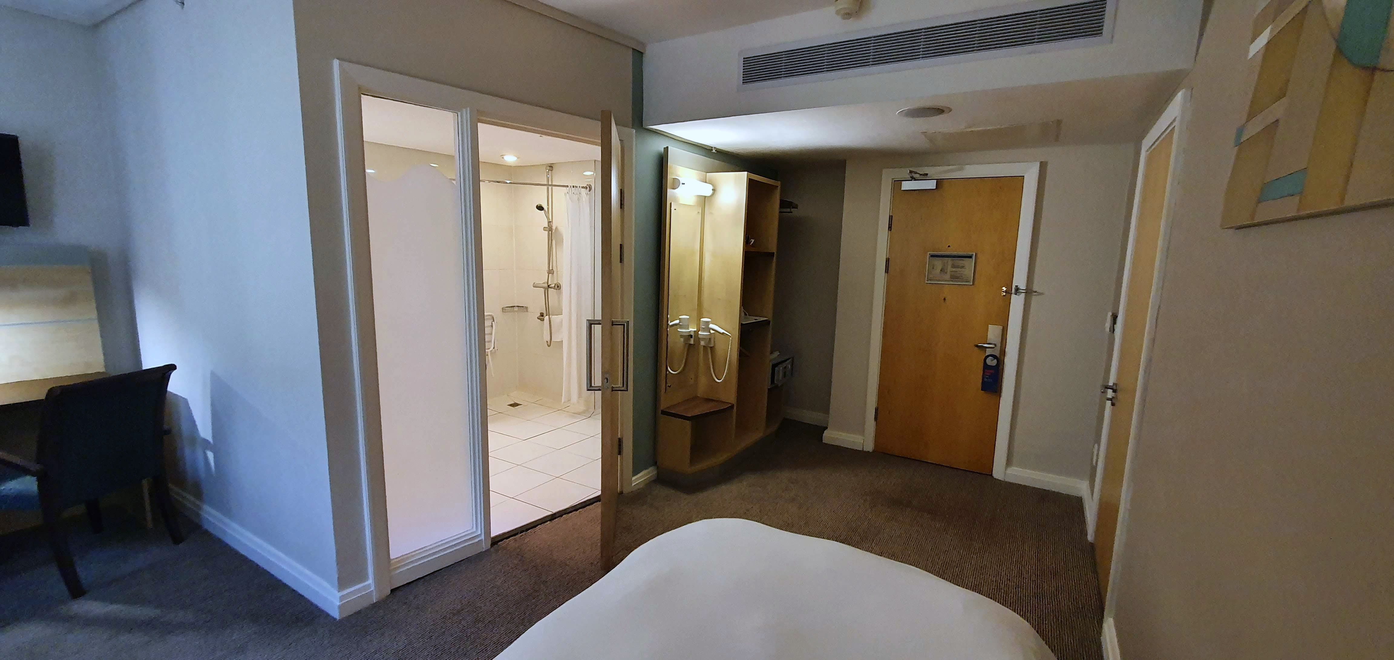 HOLIDAY INN EXPRESS CAPE TOWN CITY CENTRE 50/50
