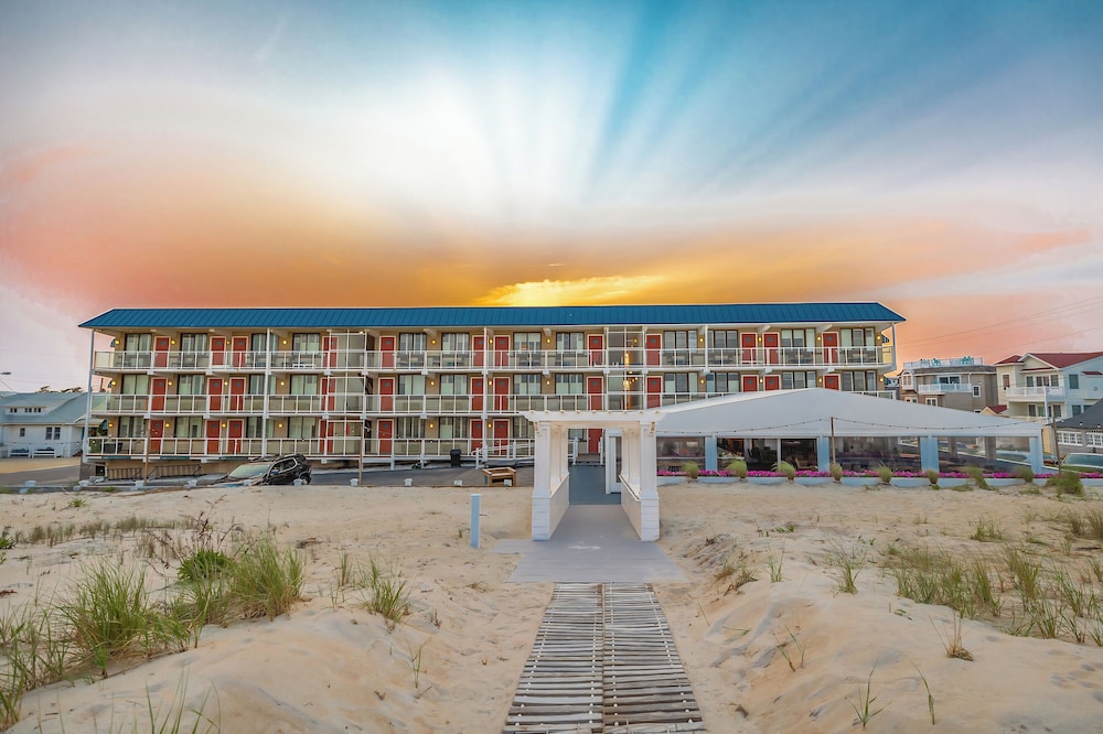 Spray Beach Oceanfront Hotel 2/27