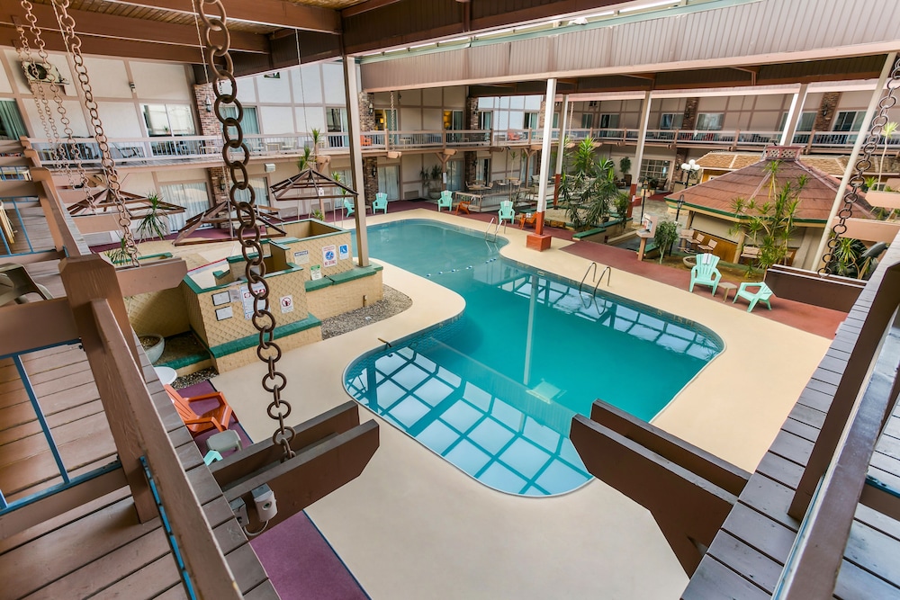 swimming pool spa