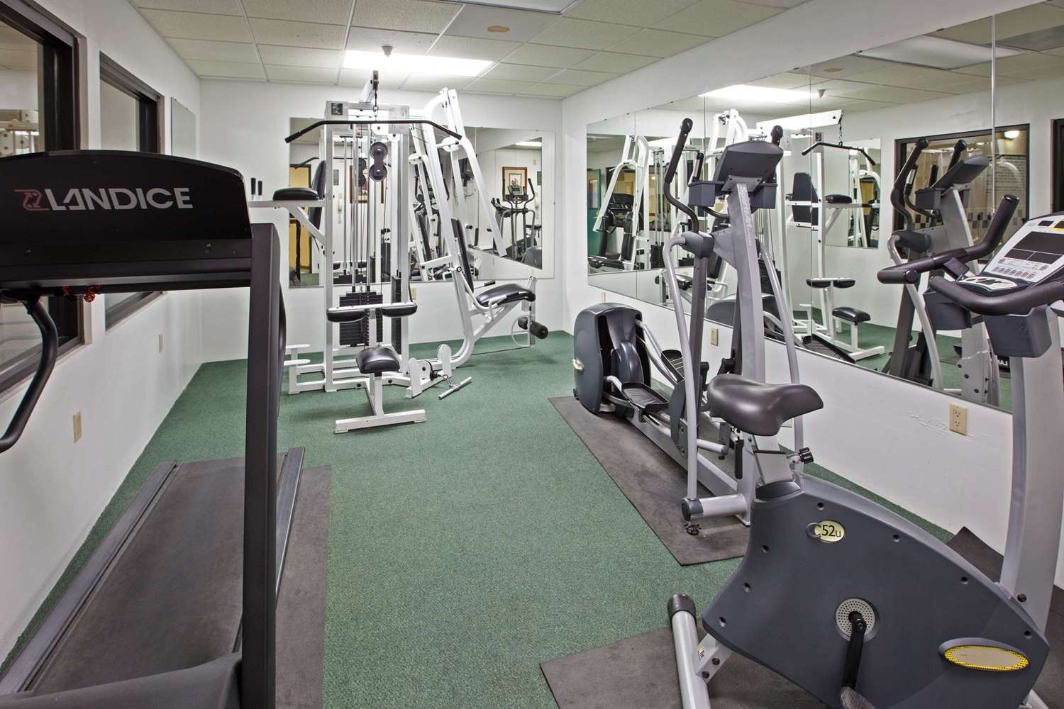 Country Inn & Suites by Radisson, Elkhart North 6/15