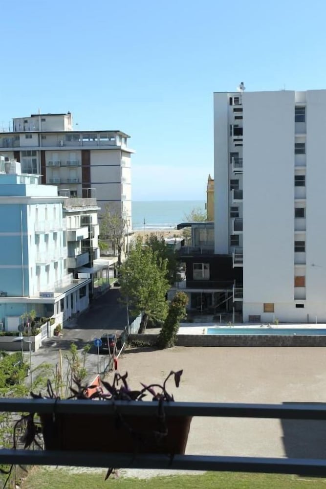 Mini Hotel 35/44