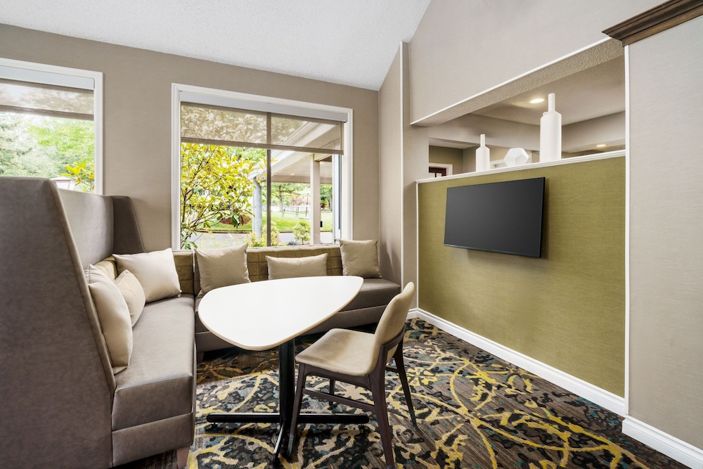 Residence Inn by Marriott Seattle Bellevue 49/57