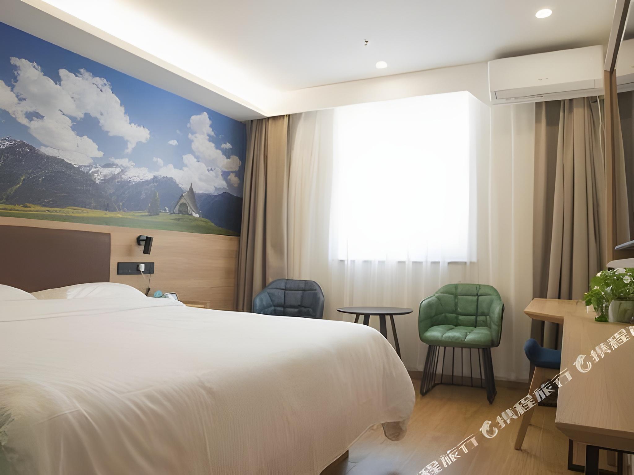 BUSINESS, QUEEN BED