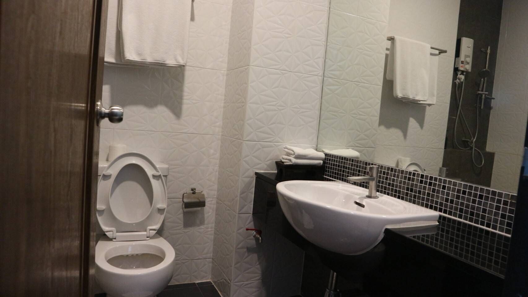 سكن مشترك مختلط قياسي، Phuket Airport Place 2/3
