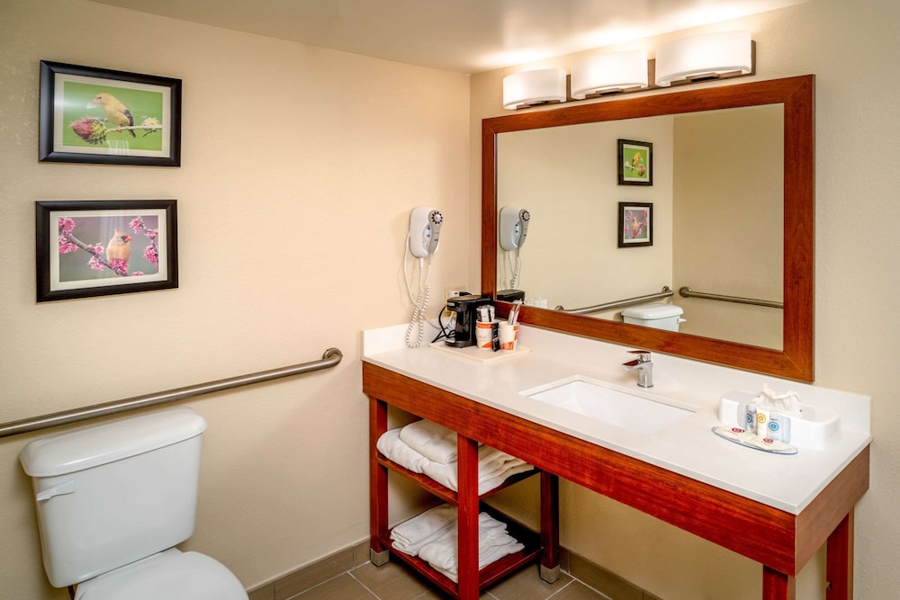 Comfort Inn & Suites Grundy, VA 17/22