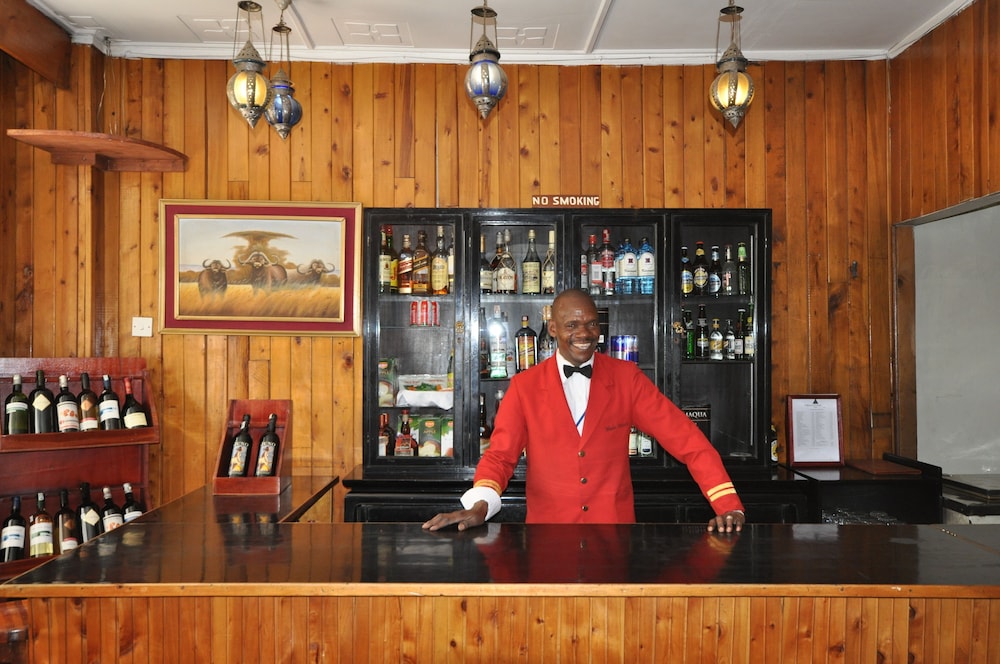 OAKWOOD HOTEL 46/53