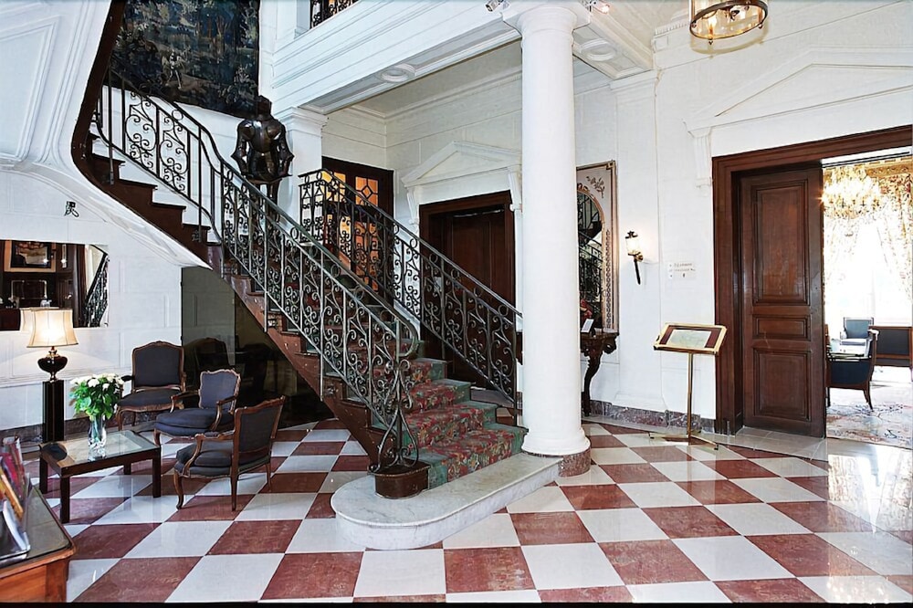 CHATEAU DE LA MOTTE FENELON 8/38