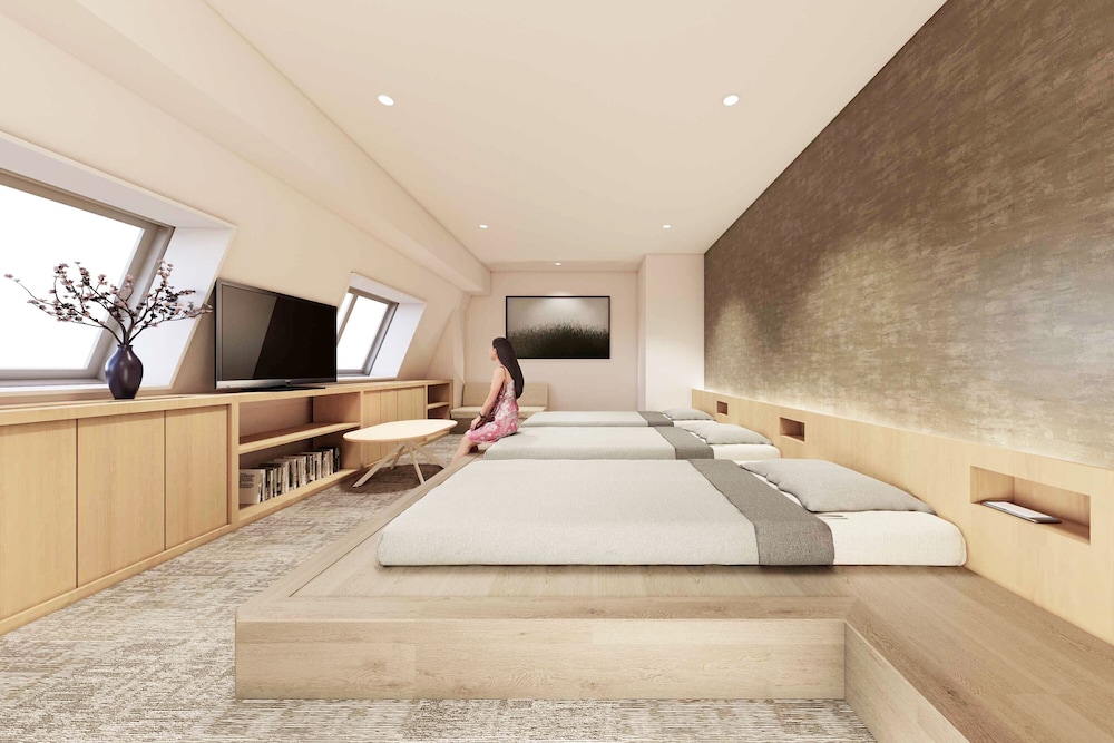 ROOM, TRIPLE
