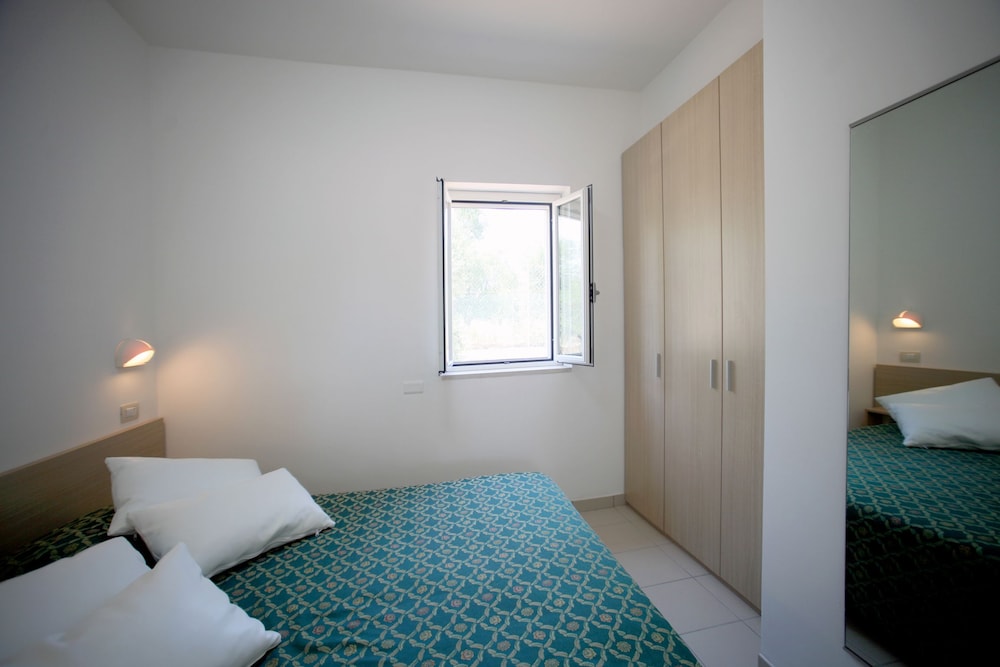 1 BEDROOM, APARTMENT, ANNEX