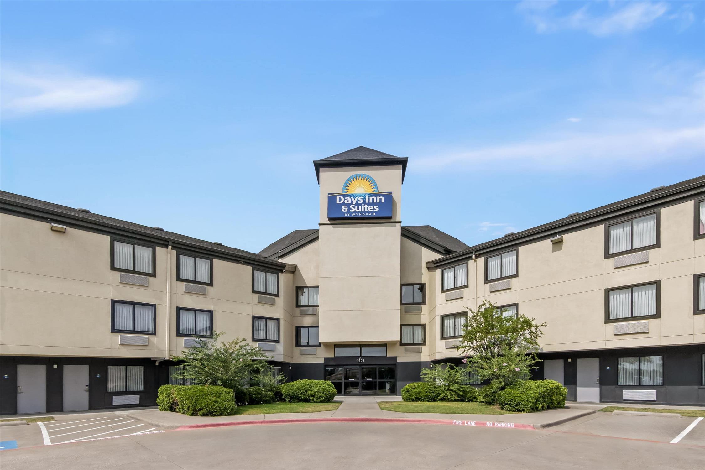 Days Inn & Suites by Wyndham DeSoto 32/44