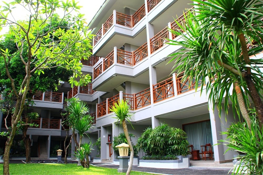 DEWI SRI HOTEL 6/70