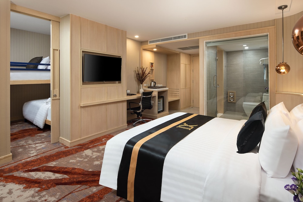 Eleven Bangkok Sukhumvit 11 by Kingston Hotels 24/73