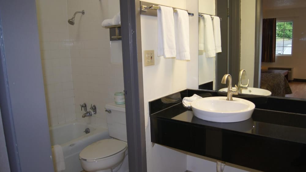 Executive Inn 14/36