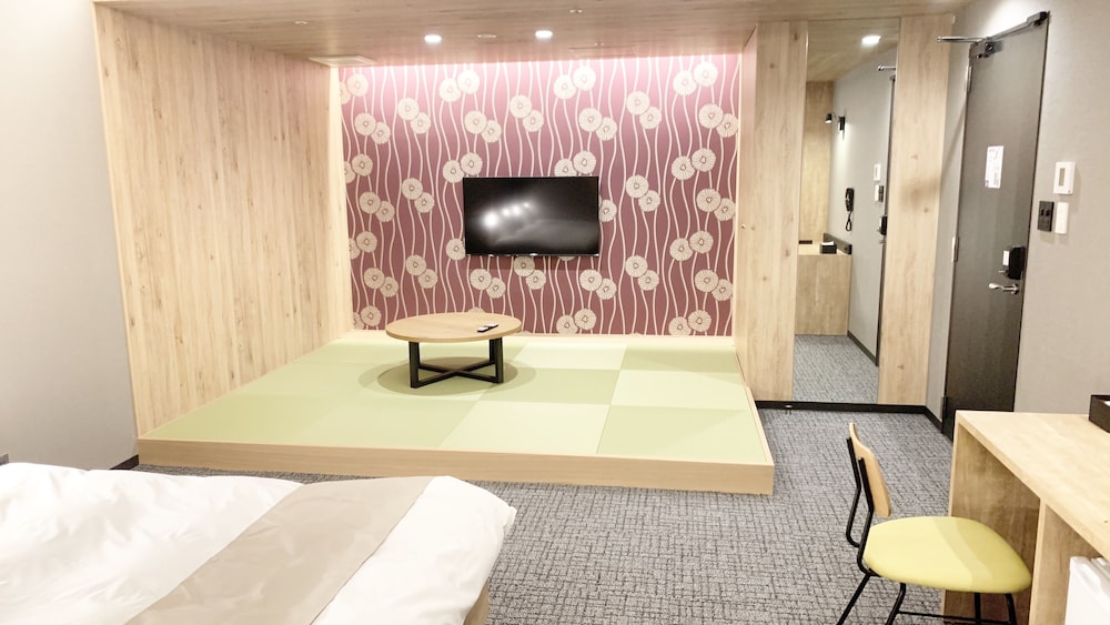 First Cabin Midousuji Namba Gender Specific 42/46