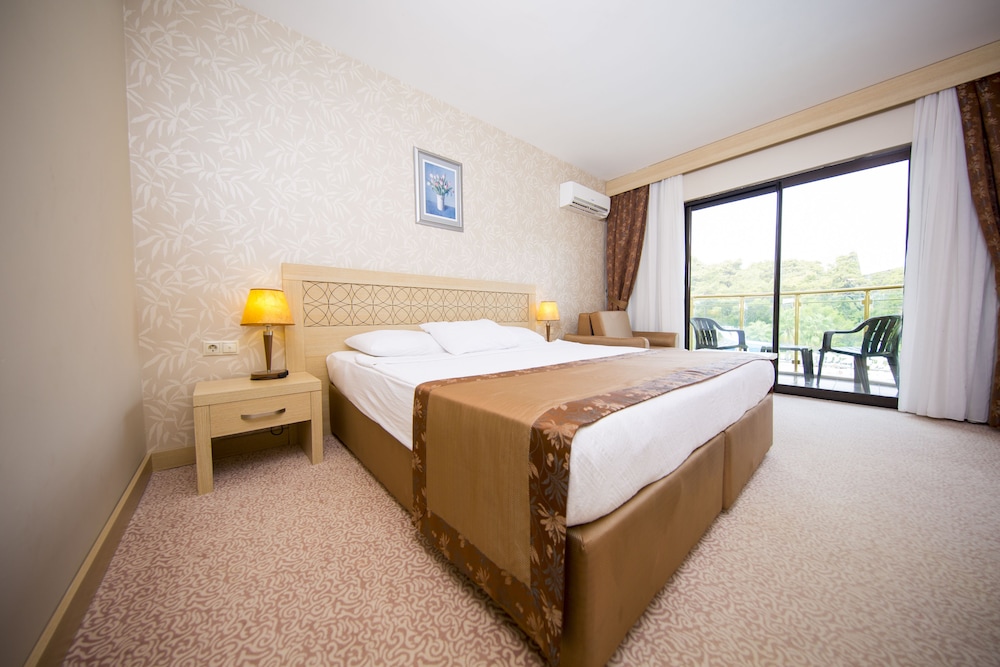 Eldar Resort Hotel 25/77