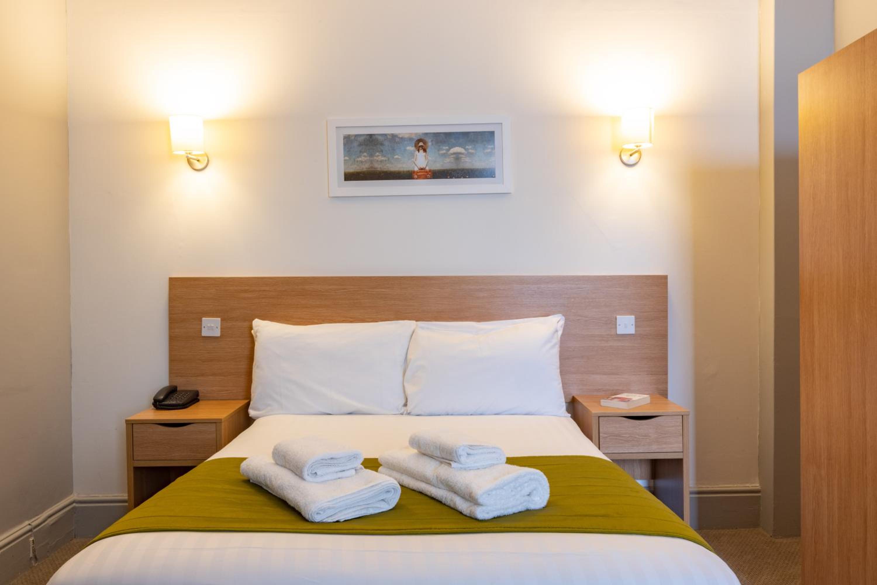غرفة صغيرة بسرير مزدوج، Burlington Hotel 4/10