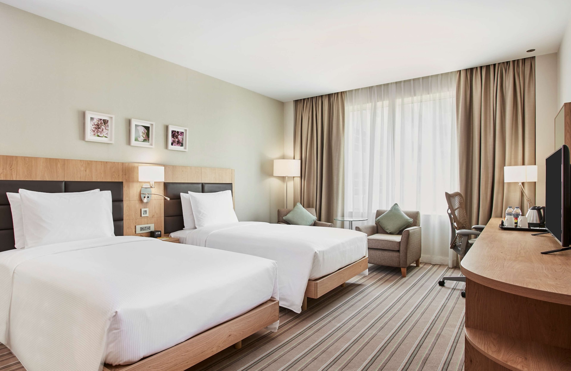 2 BEDROOMS, FAMILY SUITE
