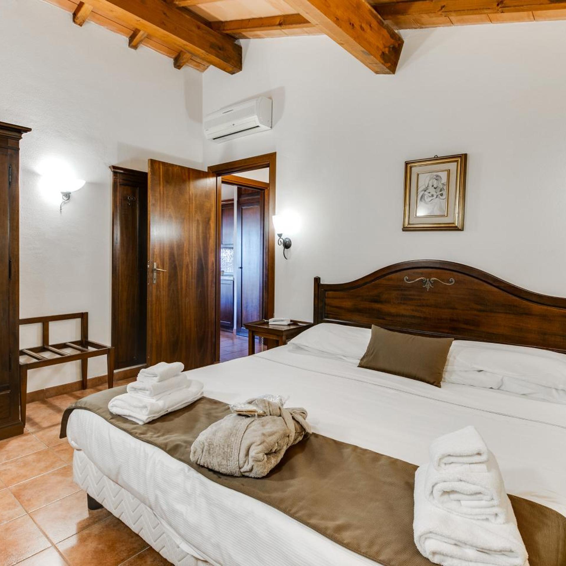 1 BEDROOM, APARTMENT