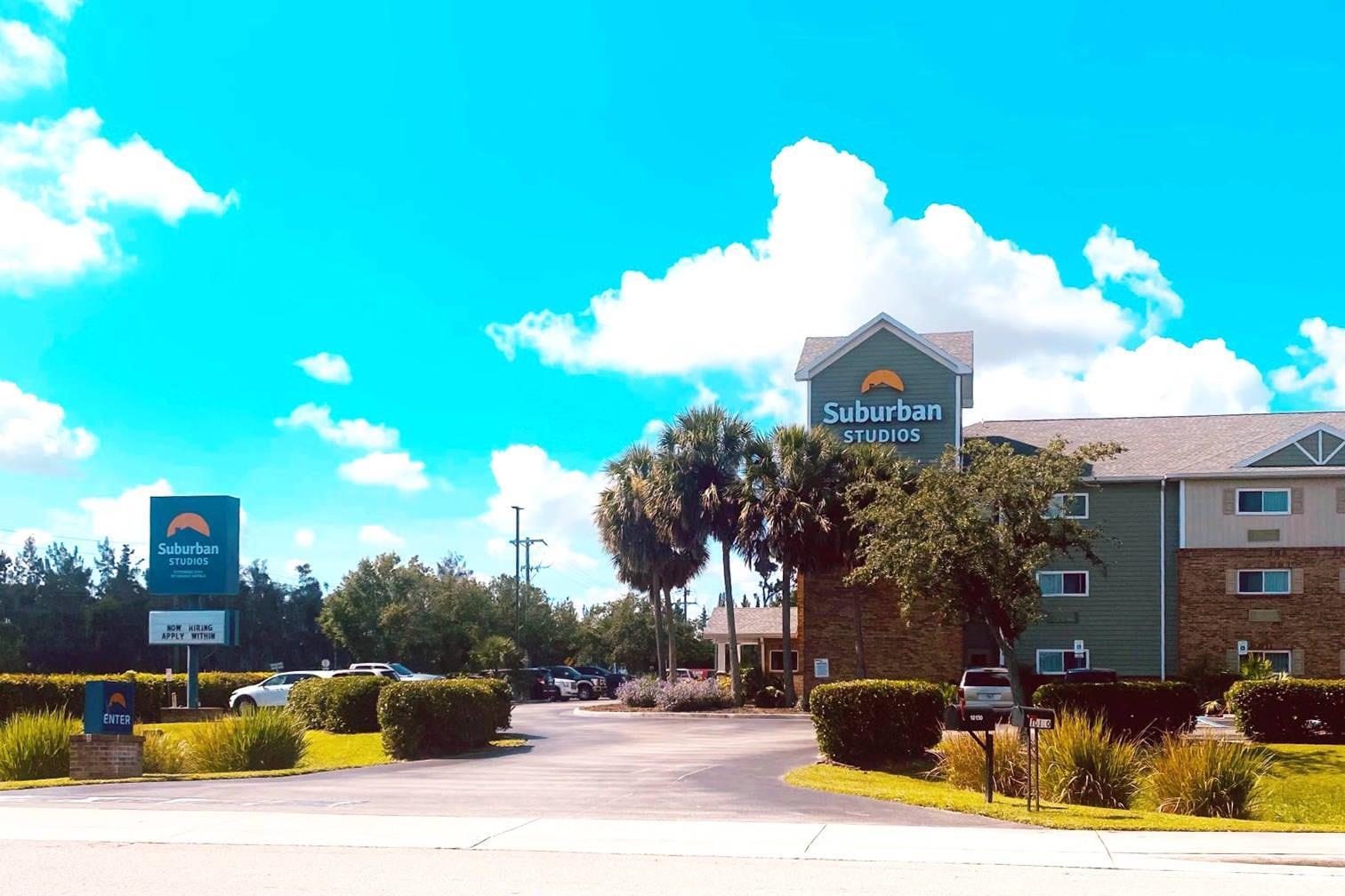 Suburban Studios Fort Myers Cape Coral 1/4