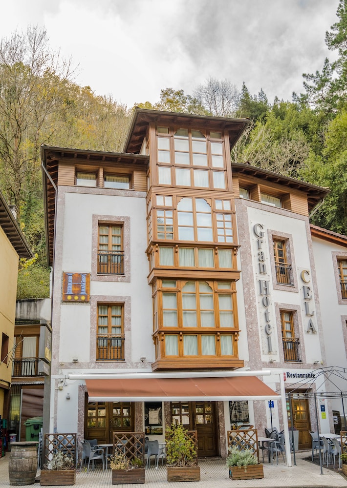 Gran Hotel Cela 2/64
