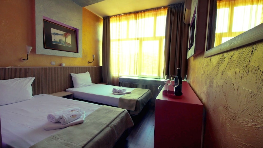 Hotel Alabin Central 7/22