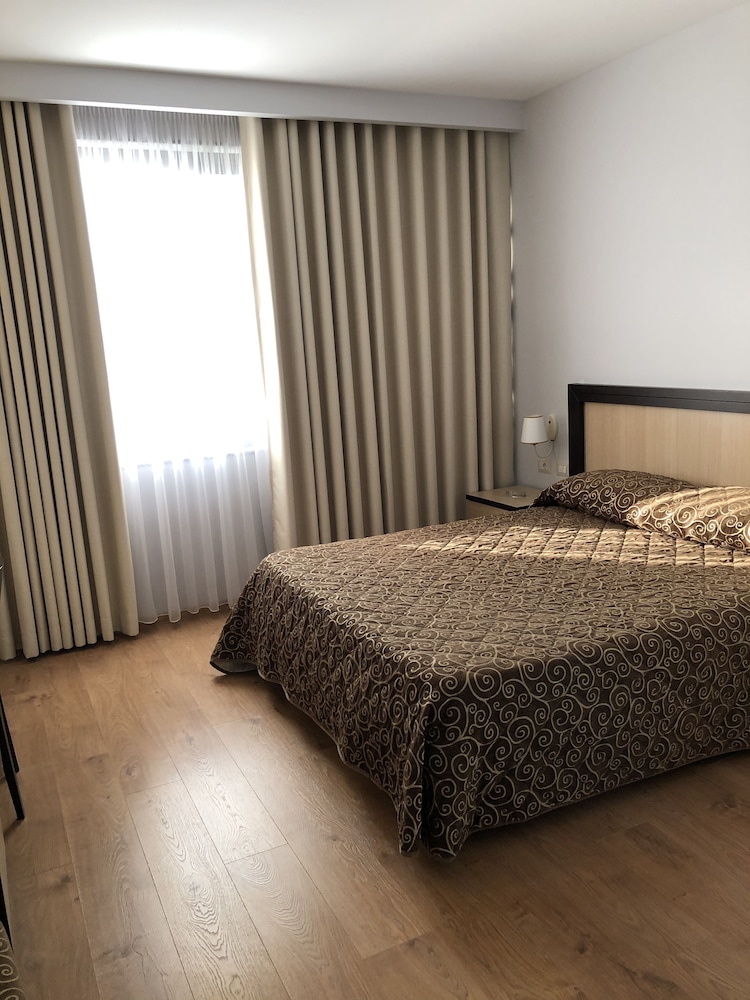 Fieri Hotel 27/77