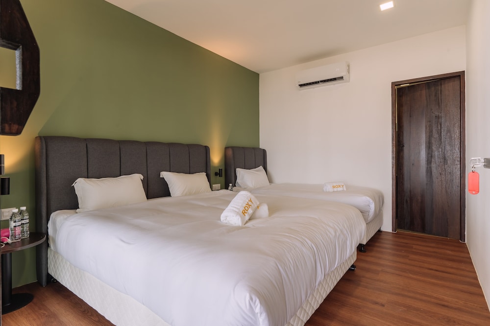 Roxy Sematan Villa And Townhouse 22/60