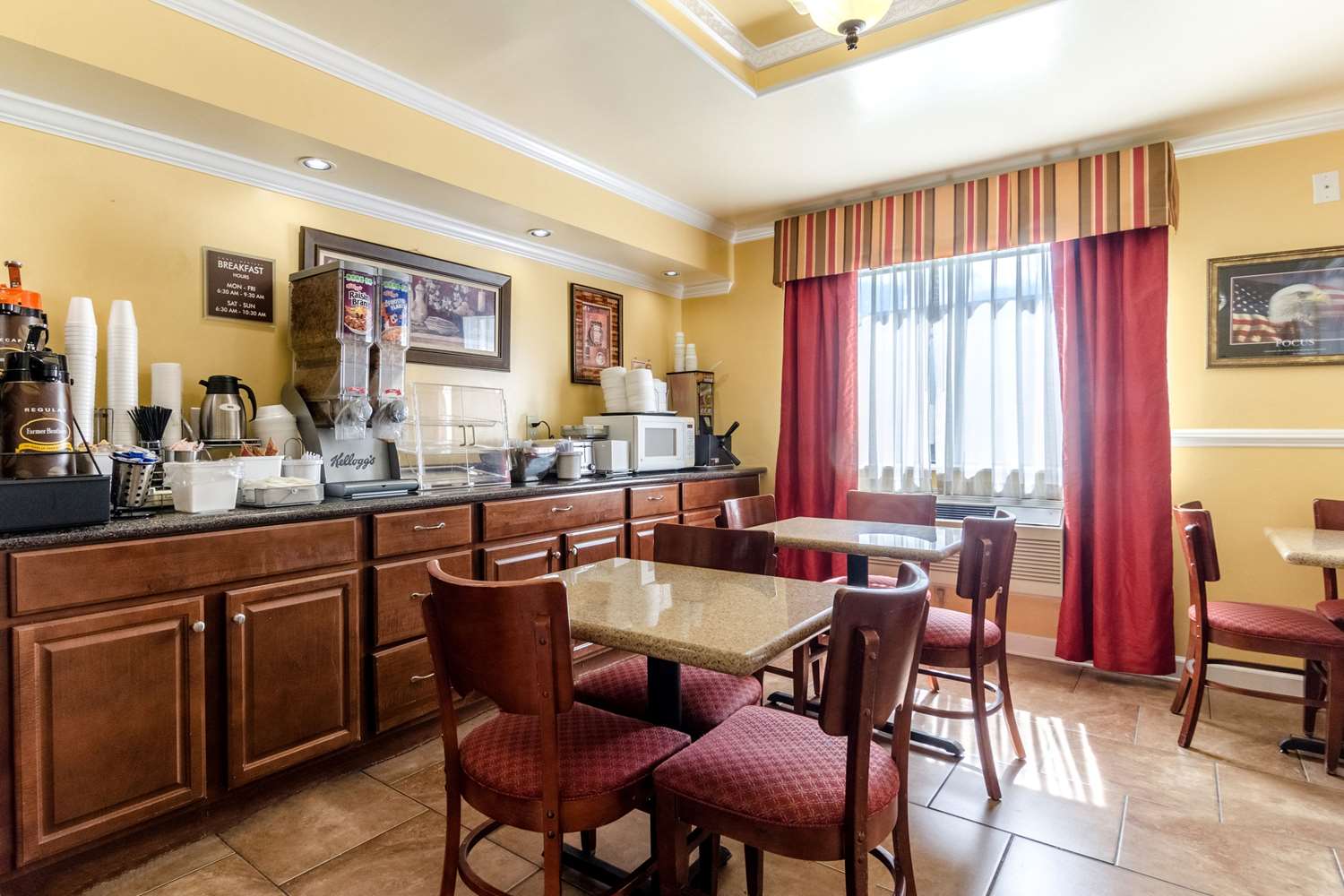 Rodeway Inn & Suites Jacksonville Near Camp Lejeune 34/51